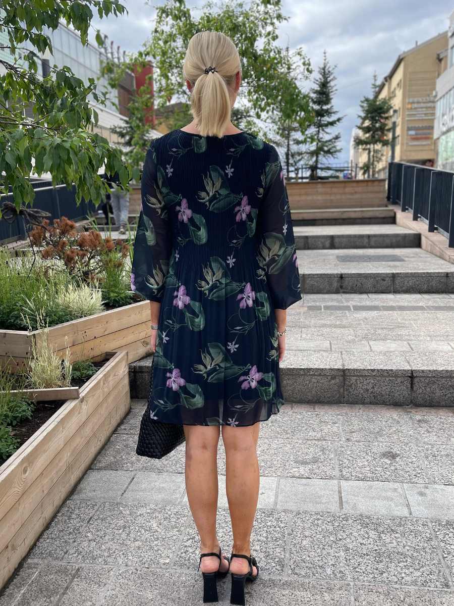 STI Kandriina mekko, musta & tummansininen