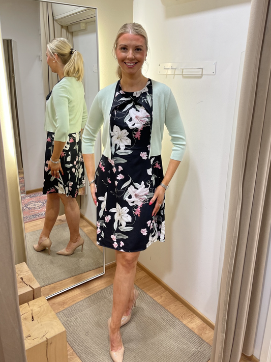 STI Mimmi neuletakki, eri värejä