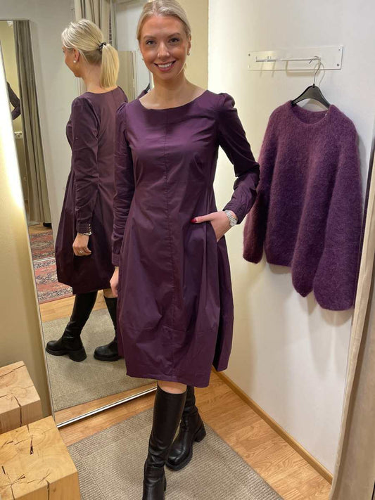 Antoinett pallomekko, eri värejä