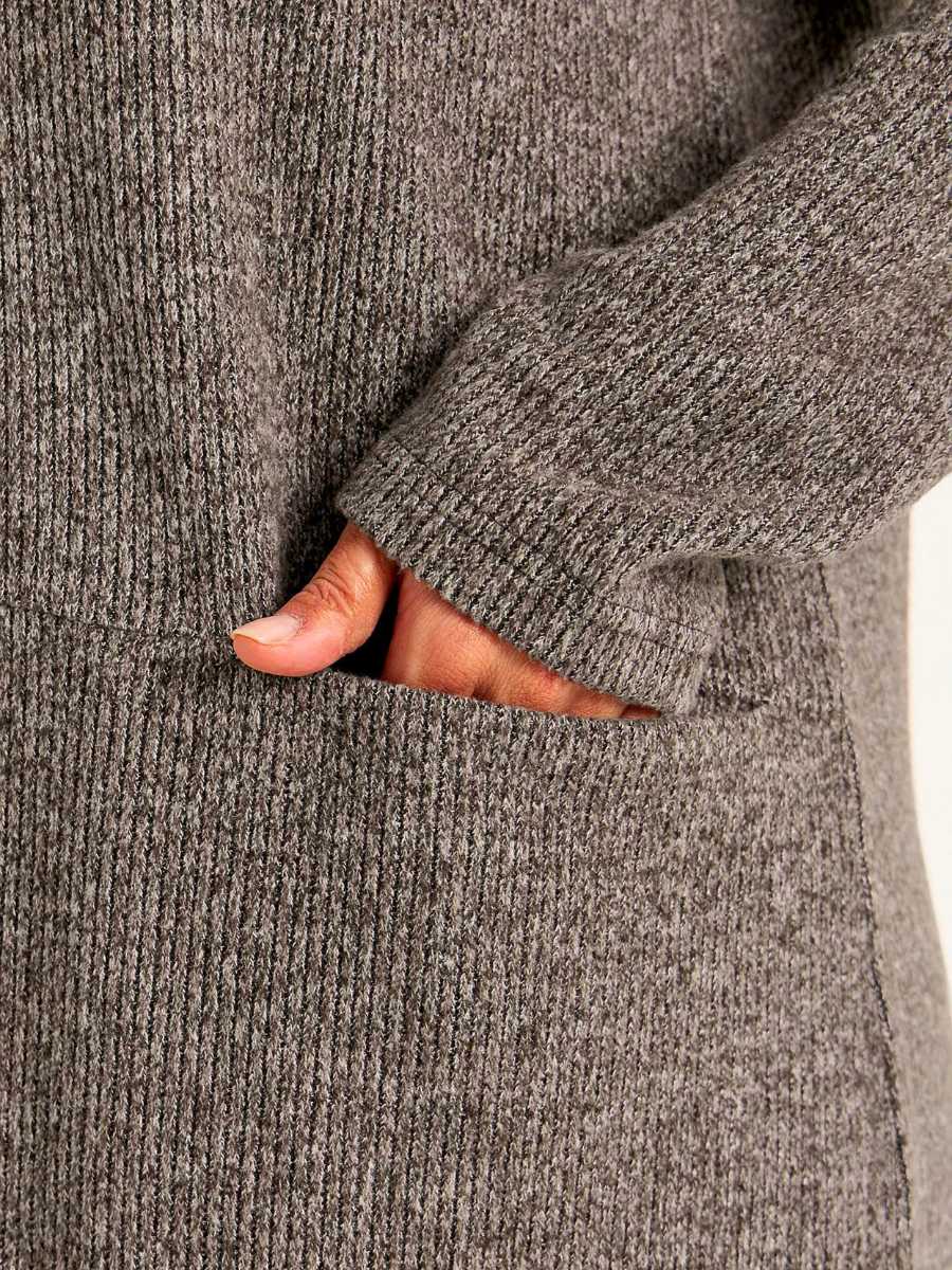 Tunikamekko, eri värejä