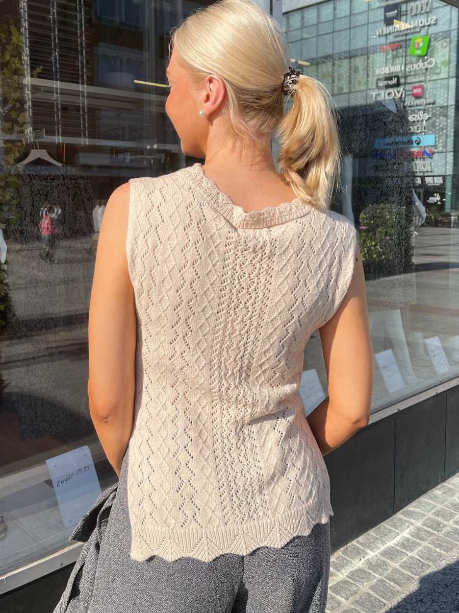 Cream Gattie slipover neuleliivi