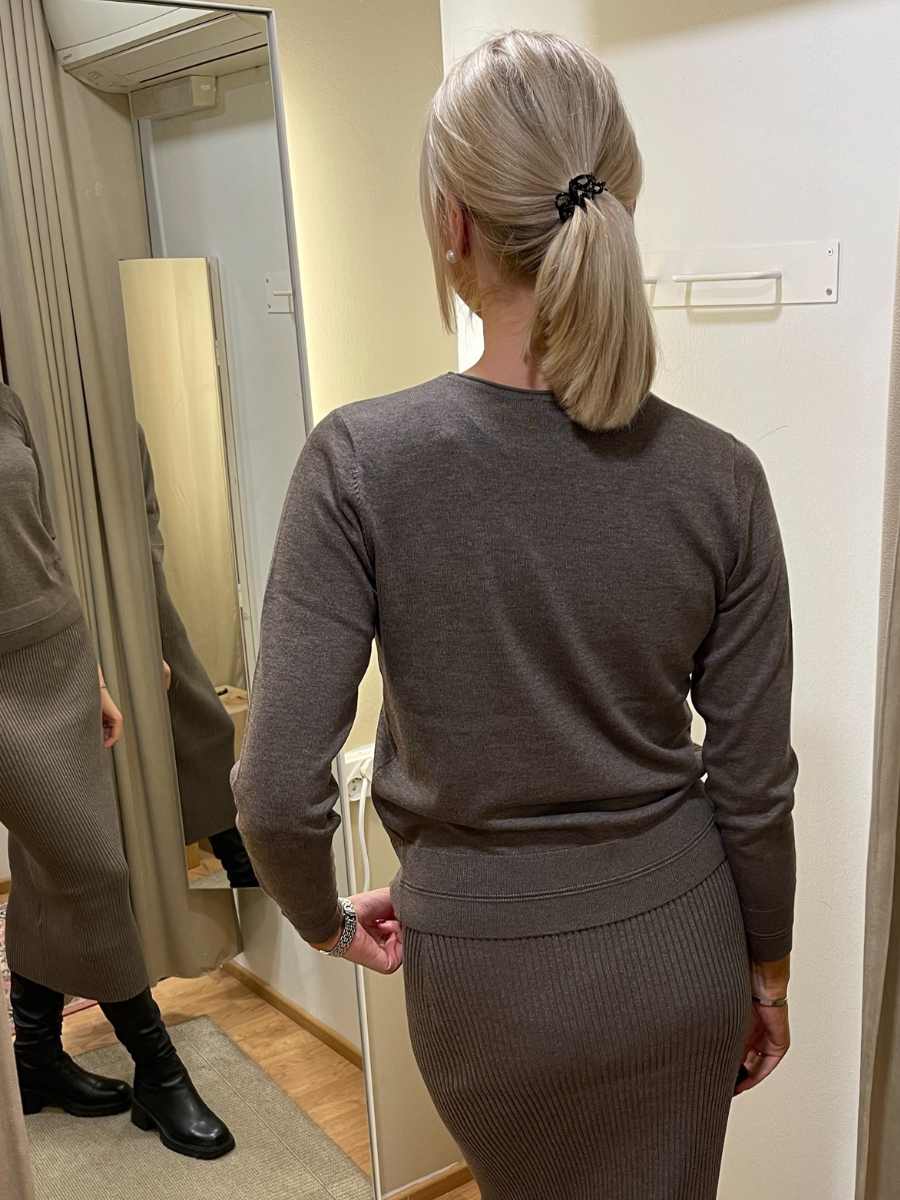 Jensen neulepusero, musta ja taupe