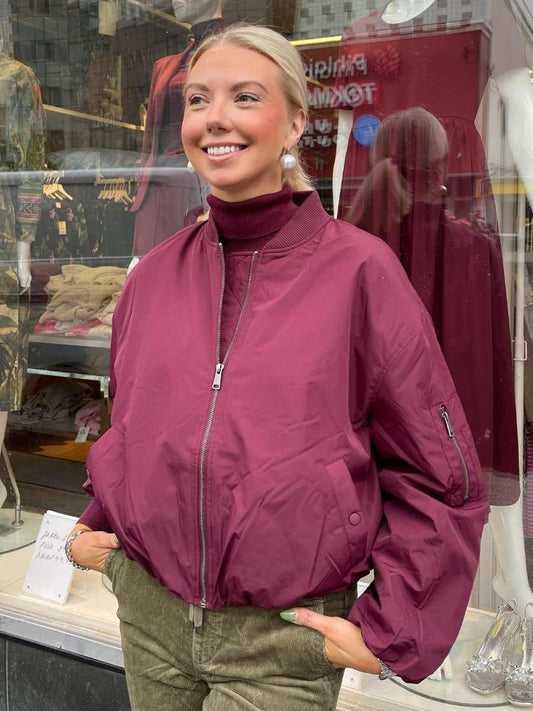 KA Lorena bombertakki, viininpunainen