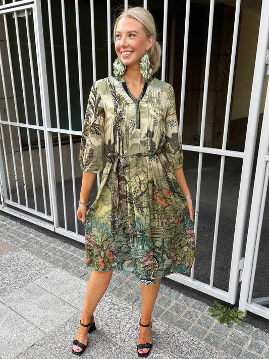 Orientique x Escape Petropolis dress Pleated with Belt