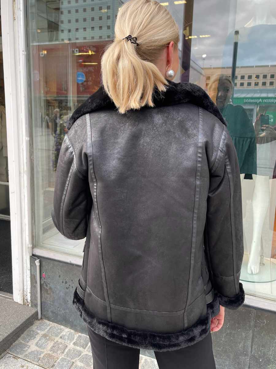 Esqualo lyhyt takki, musta