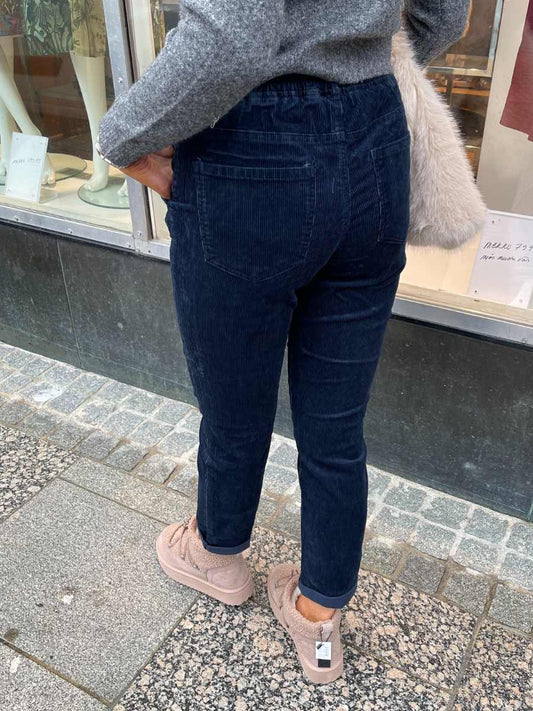 Red Button Tessy samettihousut, eri värejä