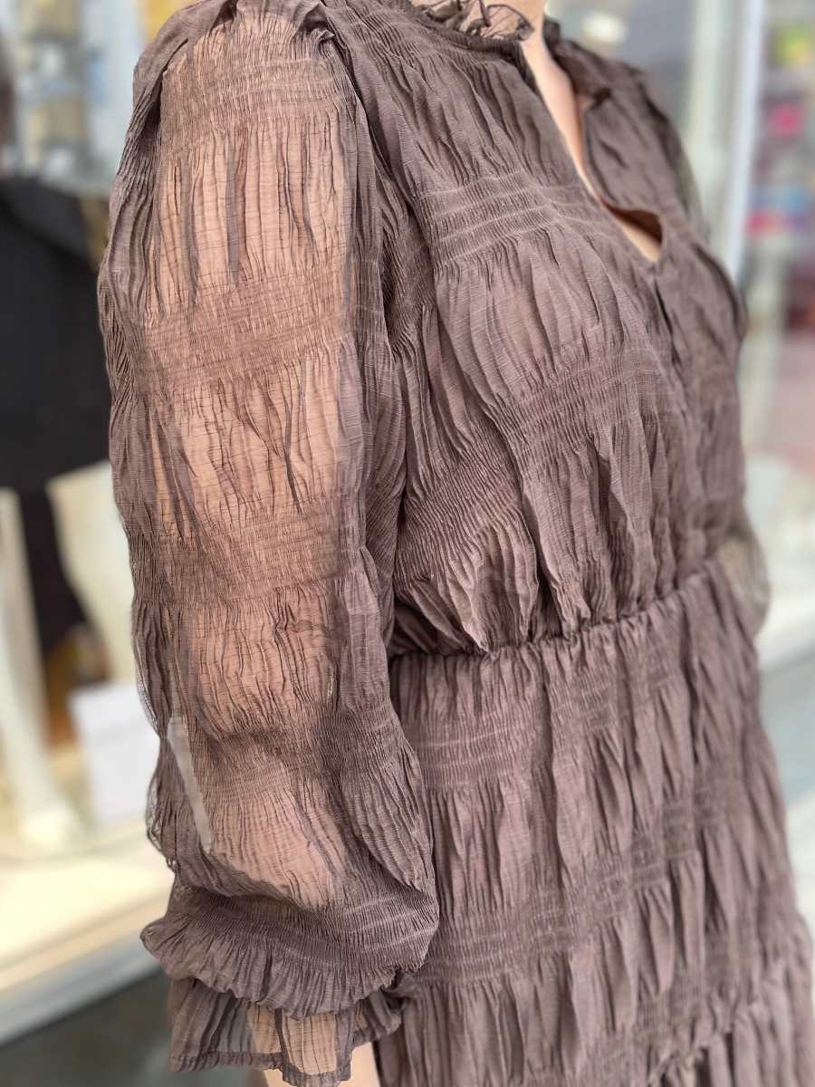 Suklaasumu mekko, ruskea ja musta ENNAKKOTILAUS