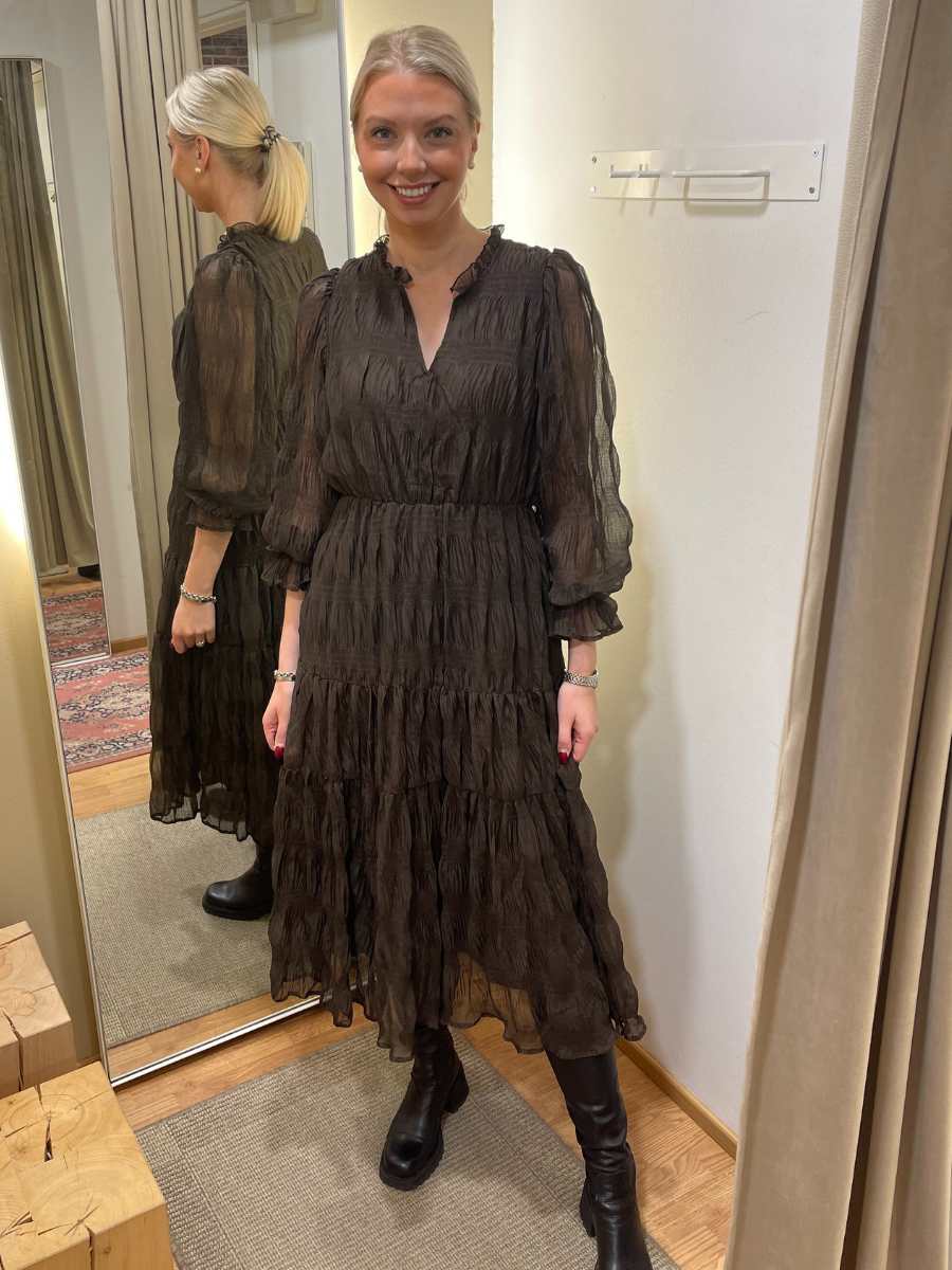 Suklaasumu mekko, ruskea ja musta ENNAKKOTILAUS