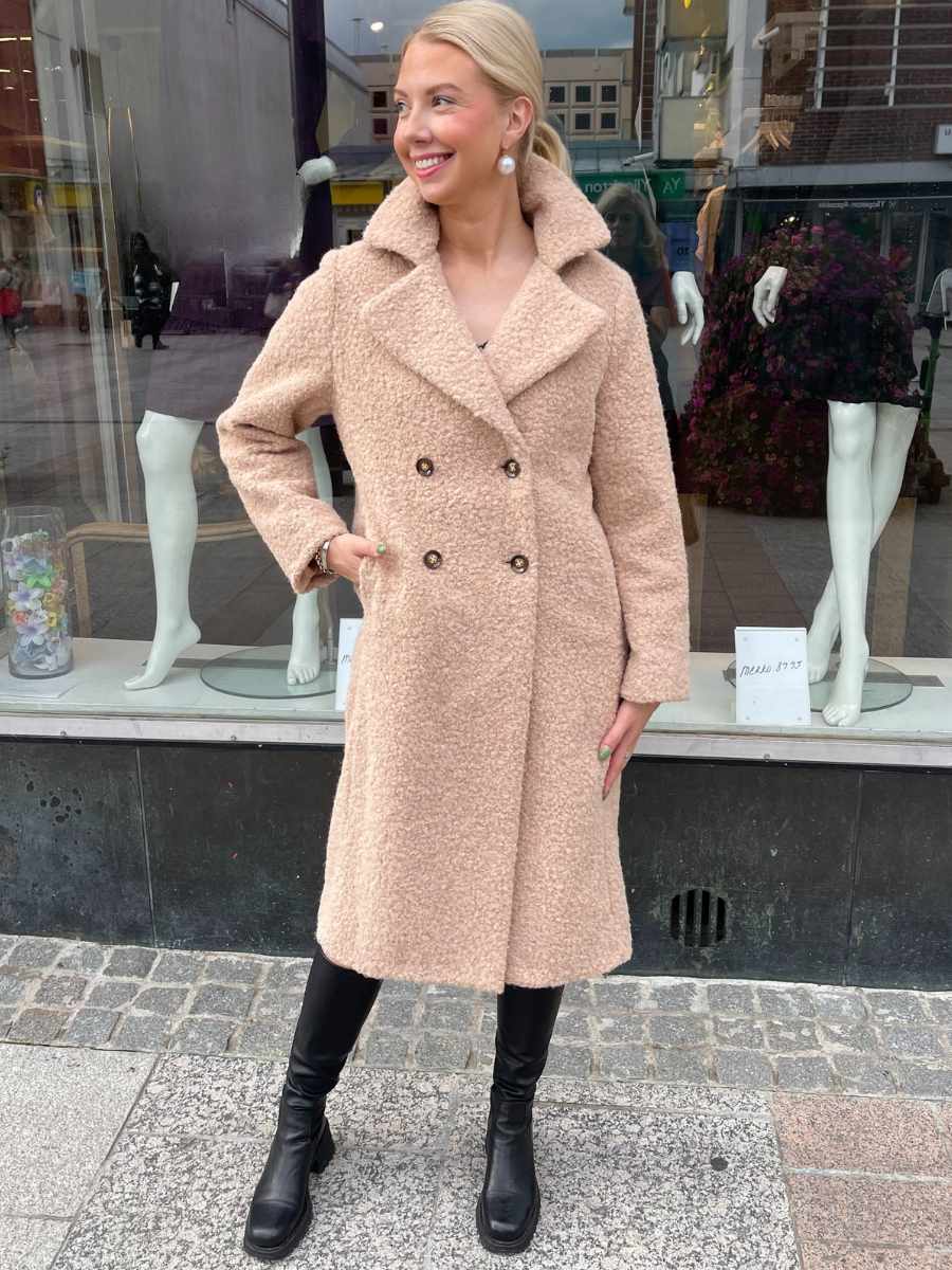 Esqualo bukleetakki, hiekka