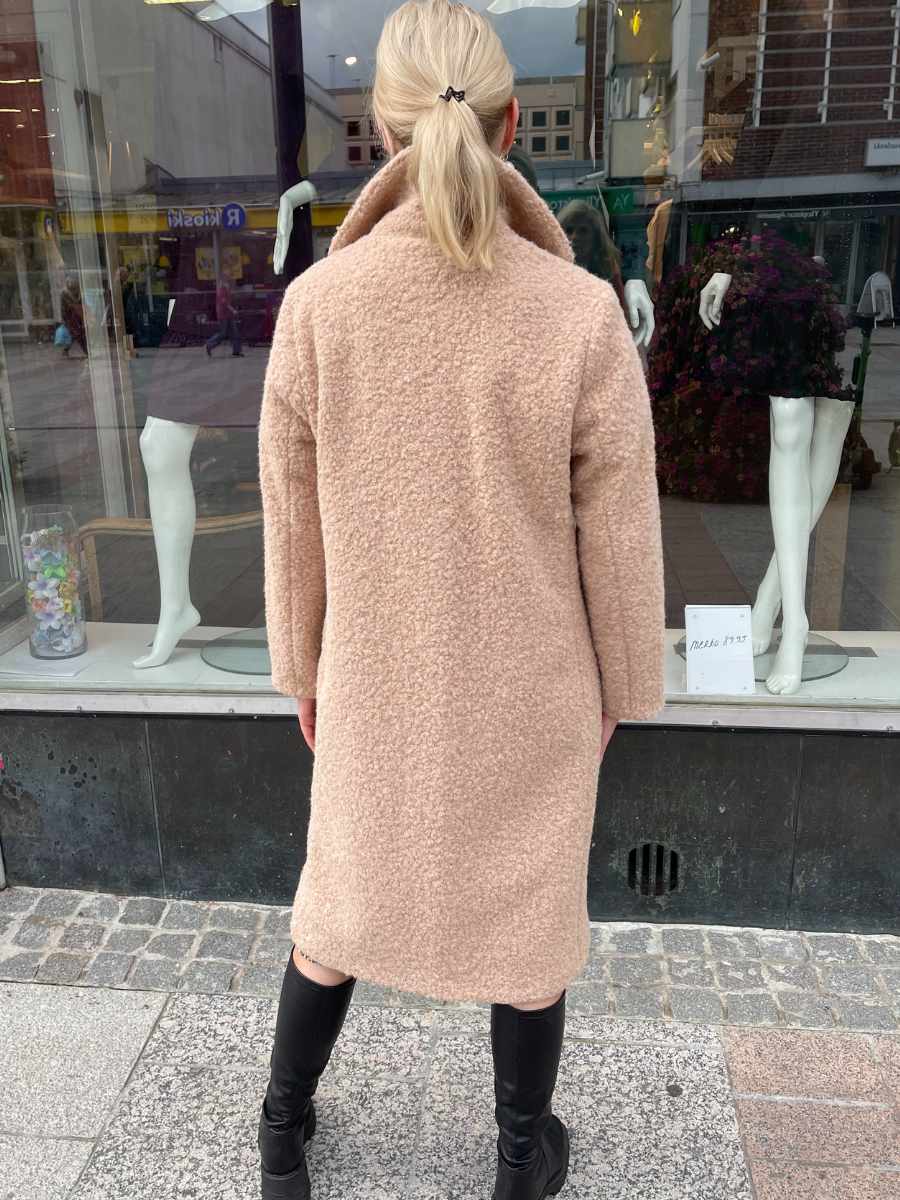 Esqualo bukleetakki, hiekka