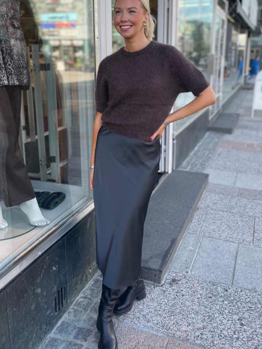 Hill satiinihame, mustanharmaa & viininpunainen