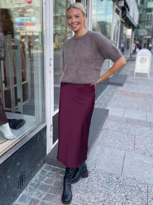 Hill satiinihame, mustanharmaa & viininpunainen