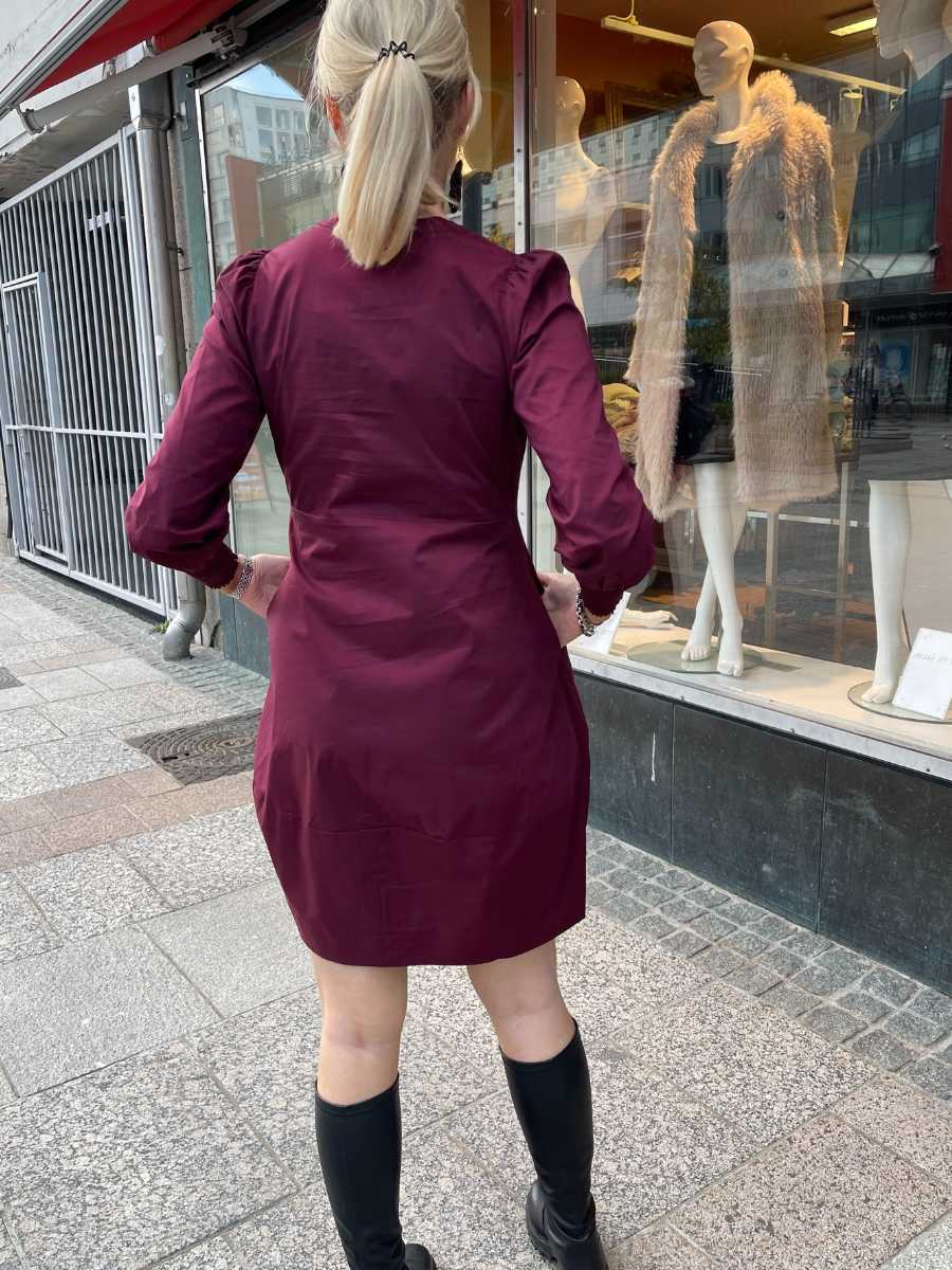 CU Loretta Antoinett mekko, Winetasting