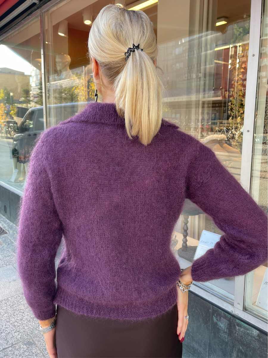 Luoto mohairneule kauluksella