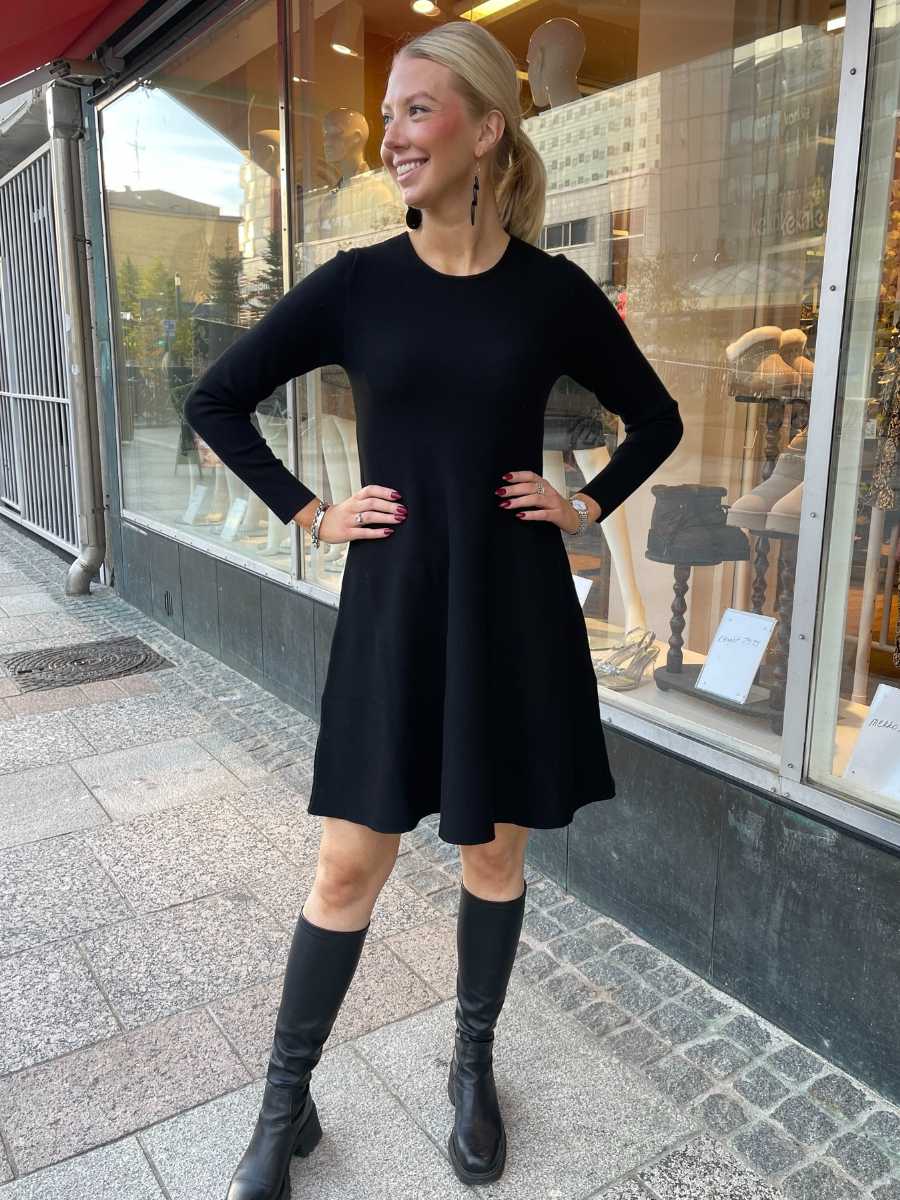 KA Malina neulemekko, musta